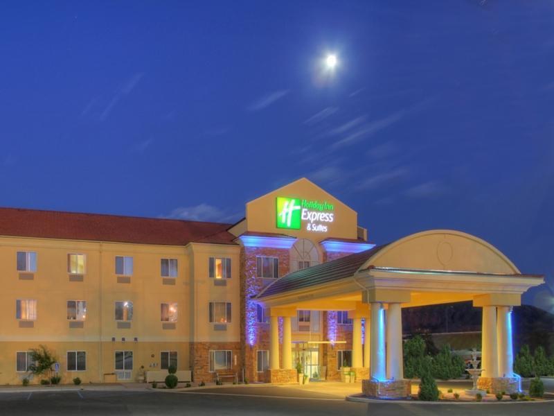 Holiday Inn Express And Suites - Tucumcari, An Ihg Hotel מראה חיצוני תמונה
