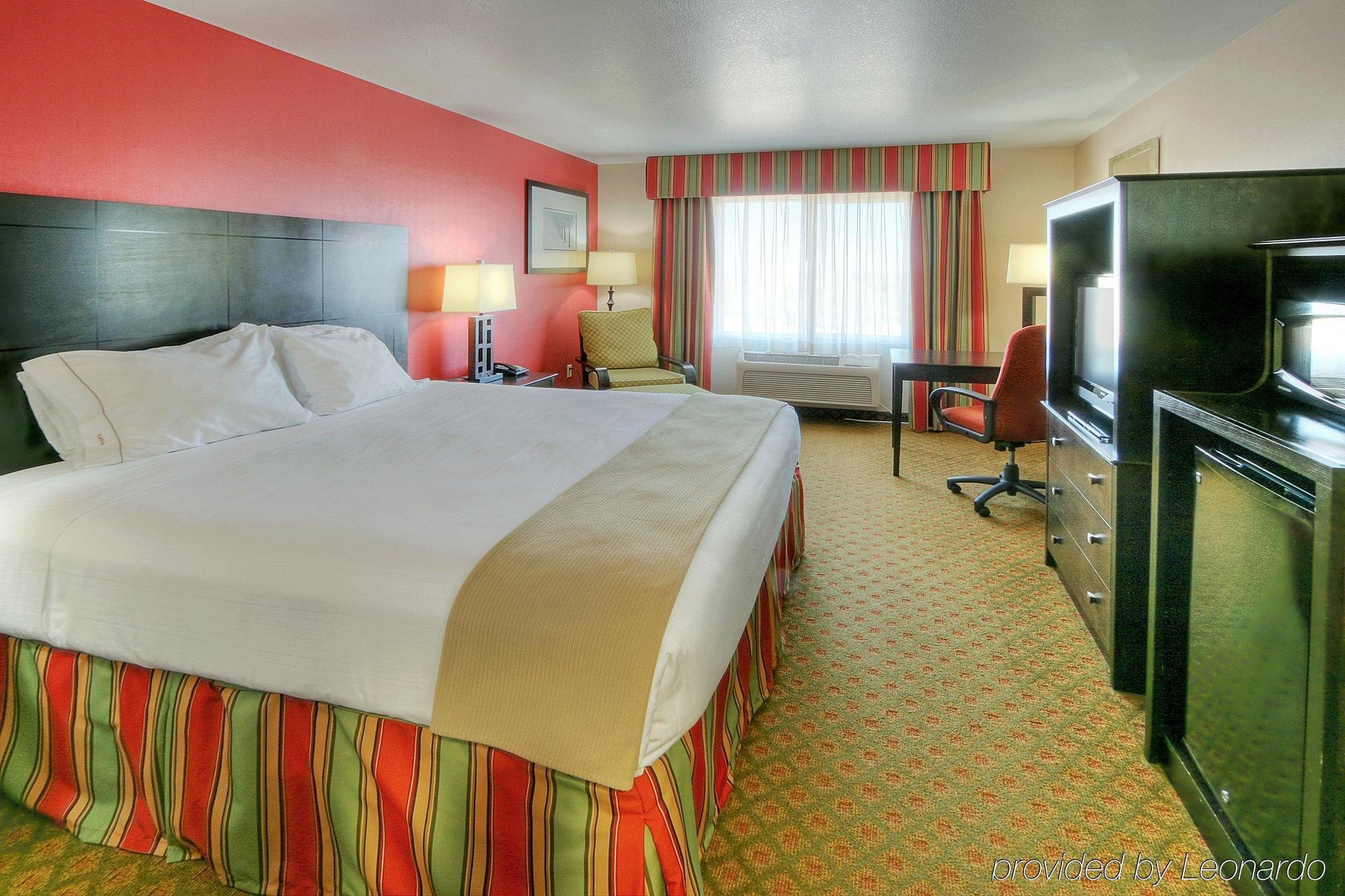 Holiday Inn Express And Suites - Tucumcari, An Ihg Hotel מראה חיצוני תמונה