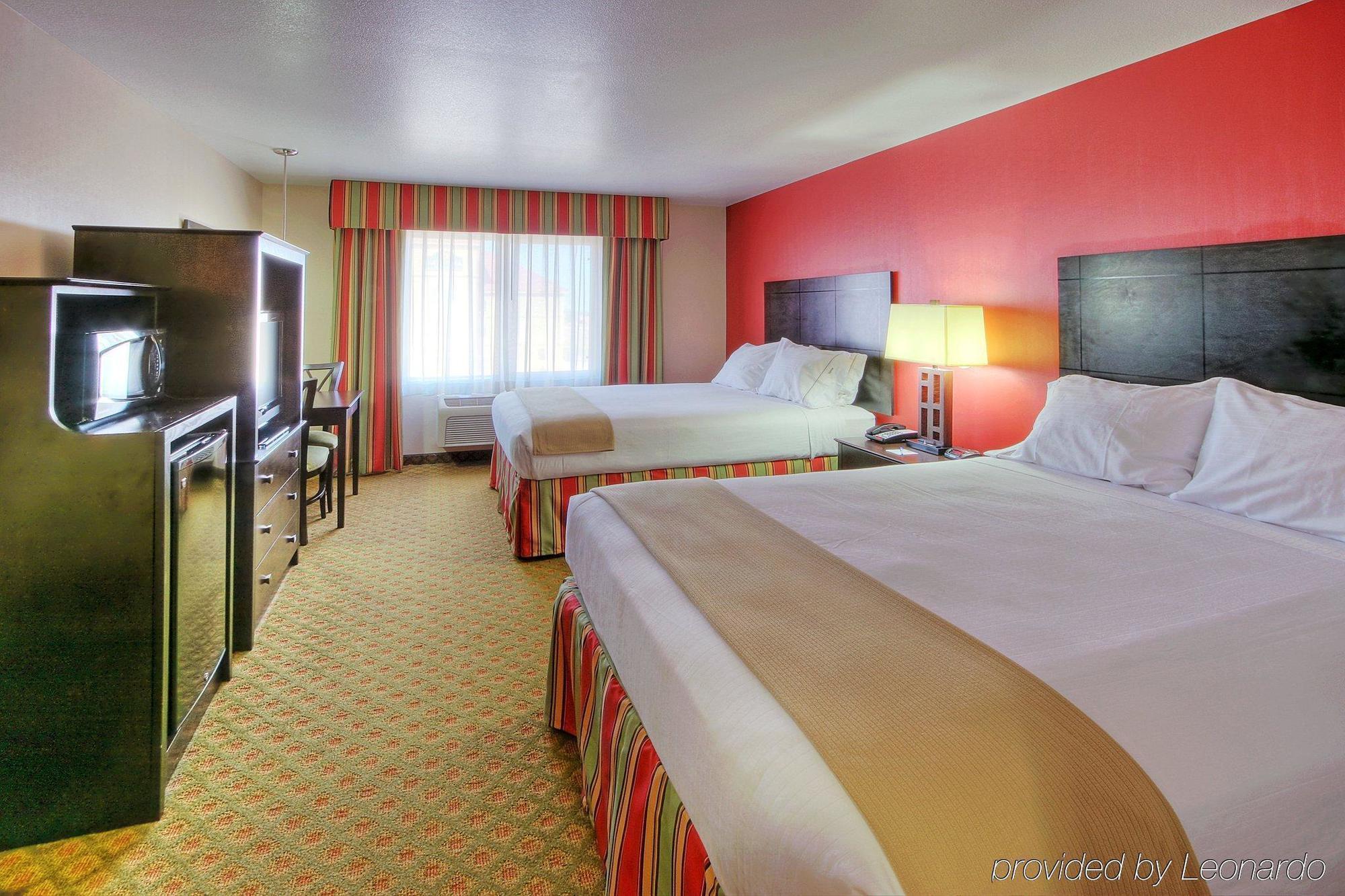Holiday Inn Express And Suites - Tucumcari, An Ihg Hotel חדר תמונה